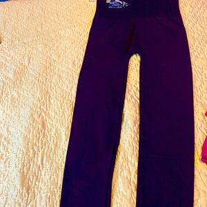 NWT Et/Tu activeware leggings.  Purple. One size